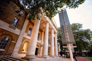 A rare blank-canvas opportunity at Saatchi Gallery!

Take over one of London’s most iconic contemporary spaces:
📅 Full Gallery: 29 Sept – 19 Oct
📅 Gallery 3: 19 Oct – year end

Designed for bold ideas and ambitious brands, this versatile space is perfectly suited to immersive activations, fashion launches and standout experiential events.

With complete creative flexibility and a prime central London location, this is a unique opportunity to bring your vision to life at scale.

Discover more via the link in our bio.

@saatchi_gallery_events